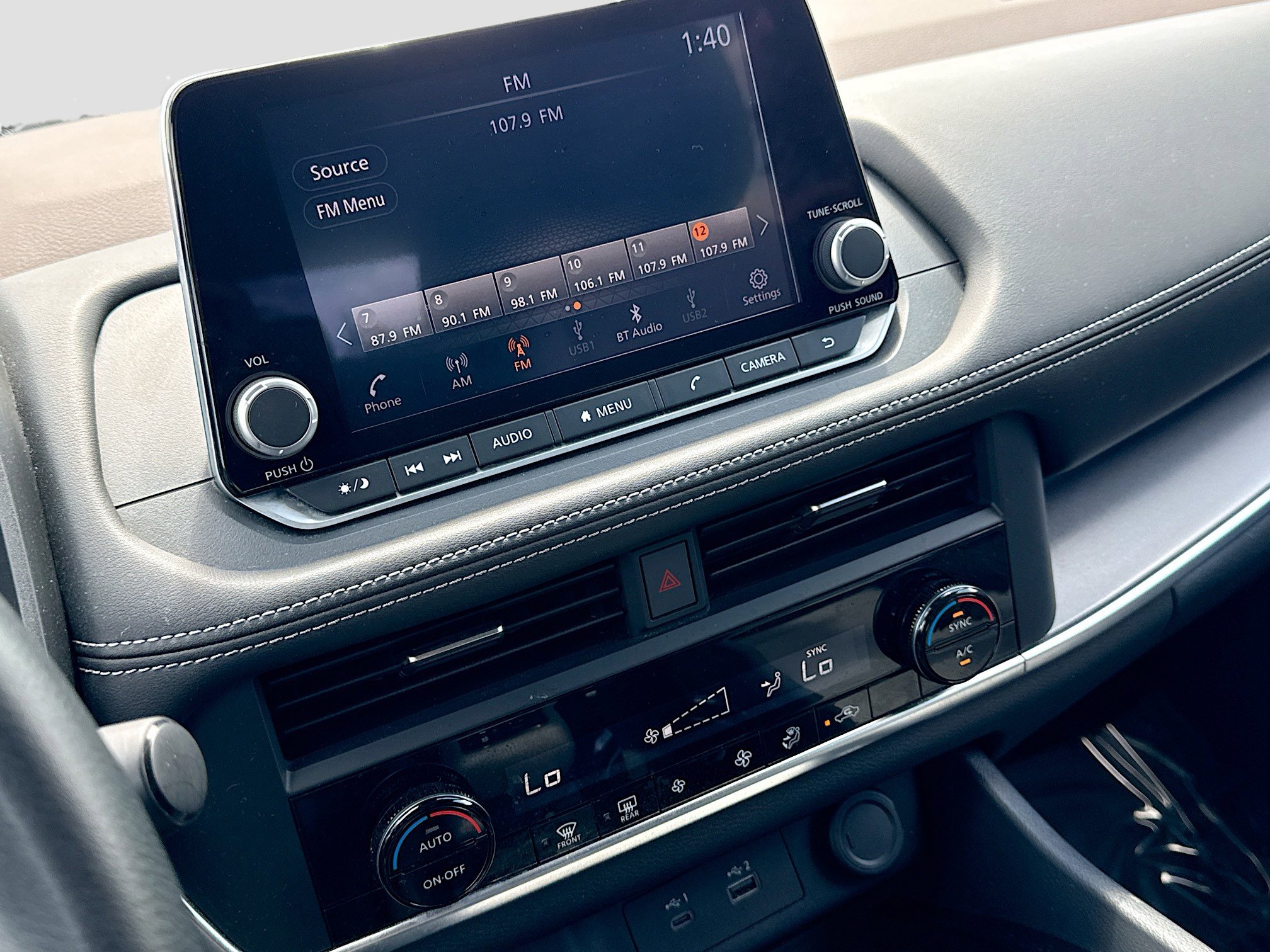 Used 2023 Nissan Rogue SV image 26