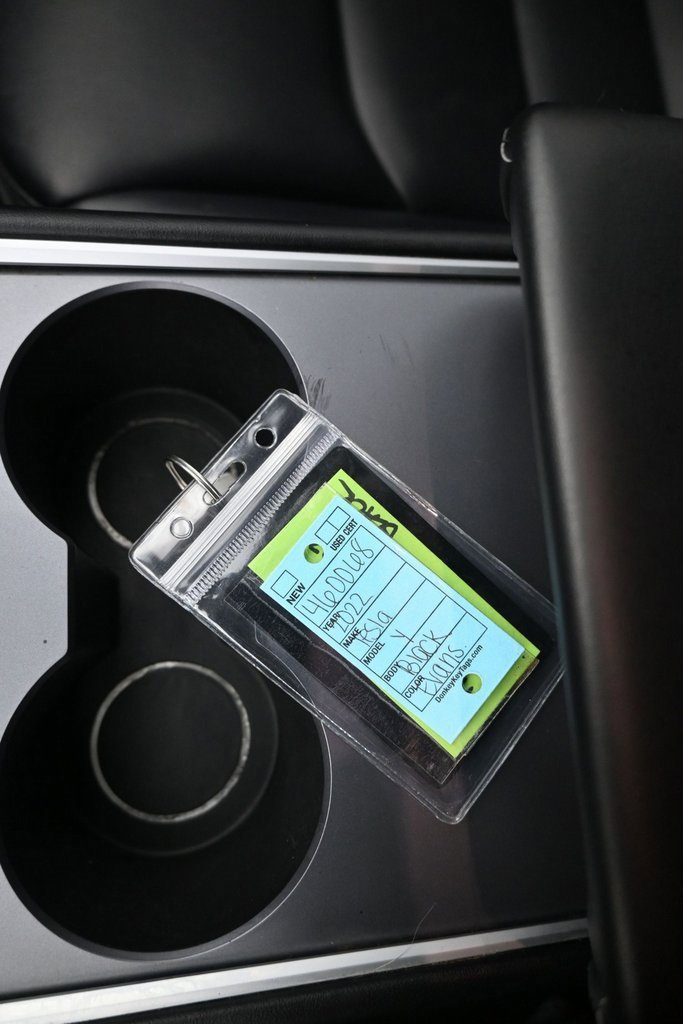 Used 2022 Tesla Model Y Performance image 23