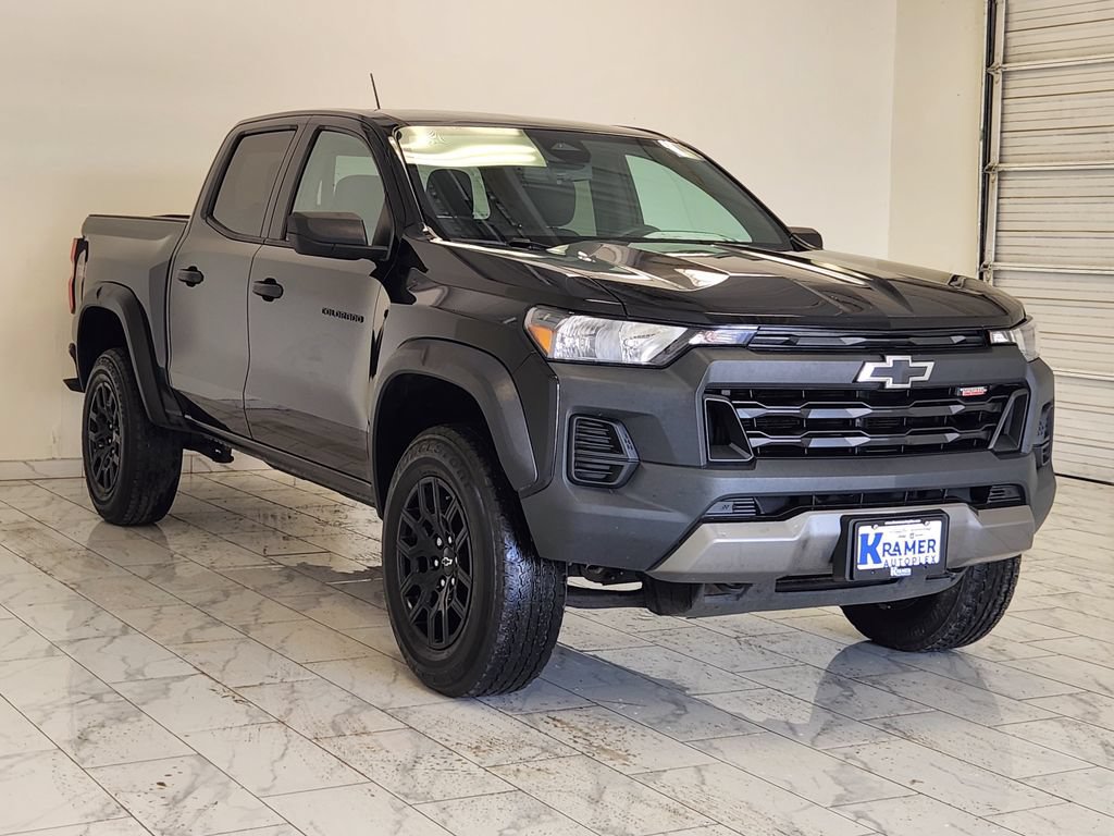 Used 2023 Chevrolet Colorado Trail Boss AWD/4WD image 3