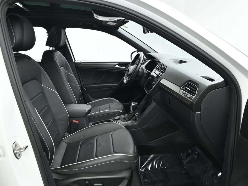 Used 2022 Volkswagen Tiguan SEL R-Line image 22