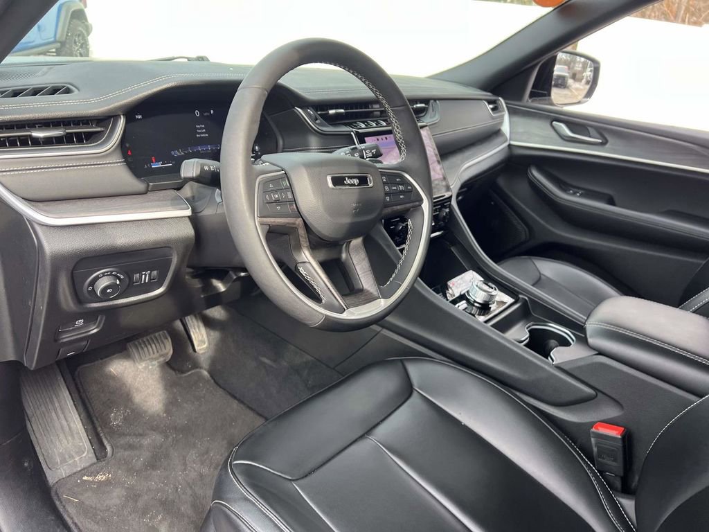 Used 2025 Jeep Grand Cherokee L Limited image 15