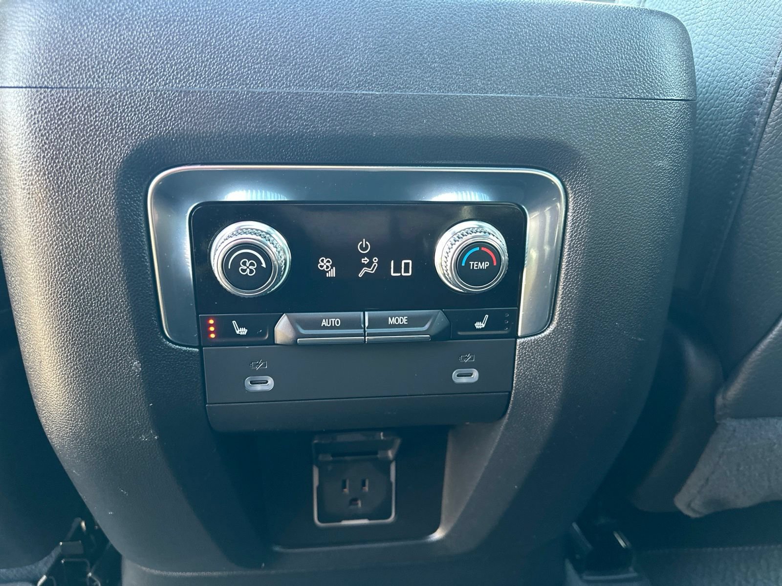 Used 2023 GMC Yukon Denali AWD/4WD image 23