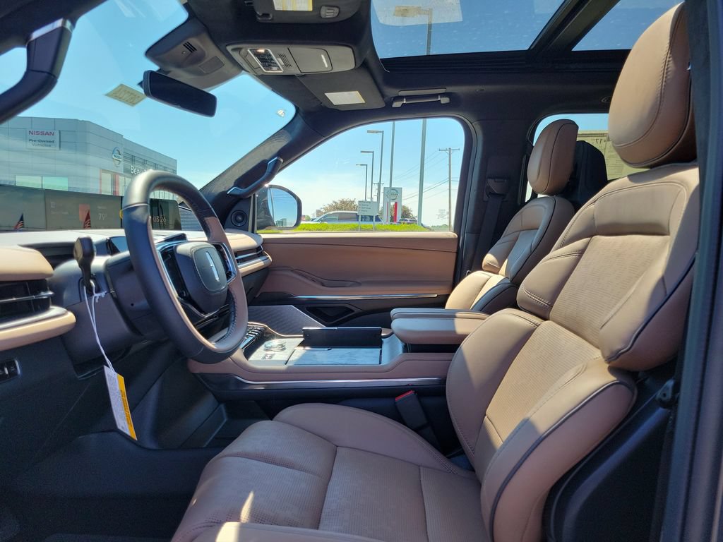 New 2026 Lincoln Navigator Black Label AWD/4WD image 18