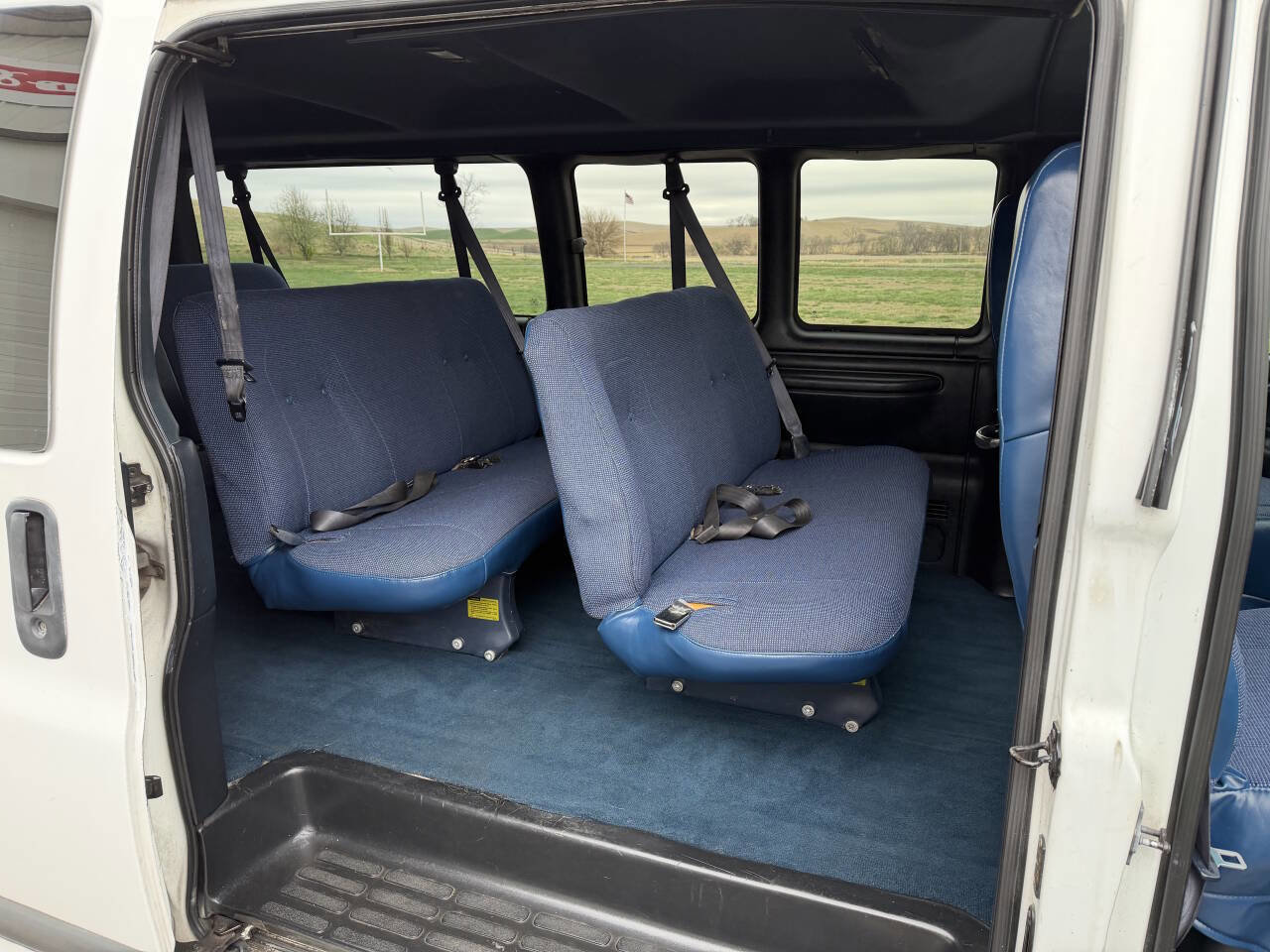 Used 2000 Chevrolet Express 3500 Extended Passenger w/ Preferred Equipment Group RWD image 13