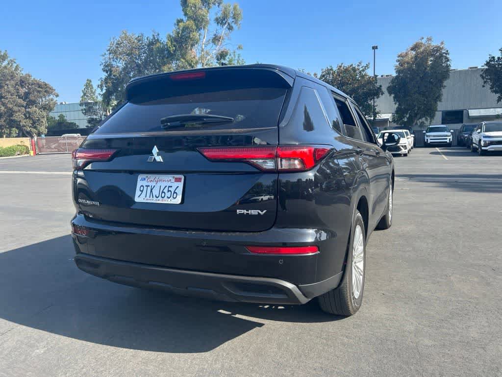 Used 2025 Mitsubishi Outlander ES AWD/4WD image 3