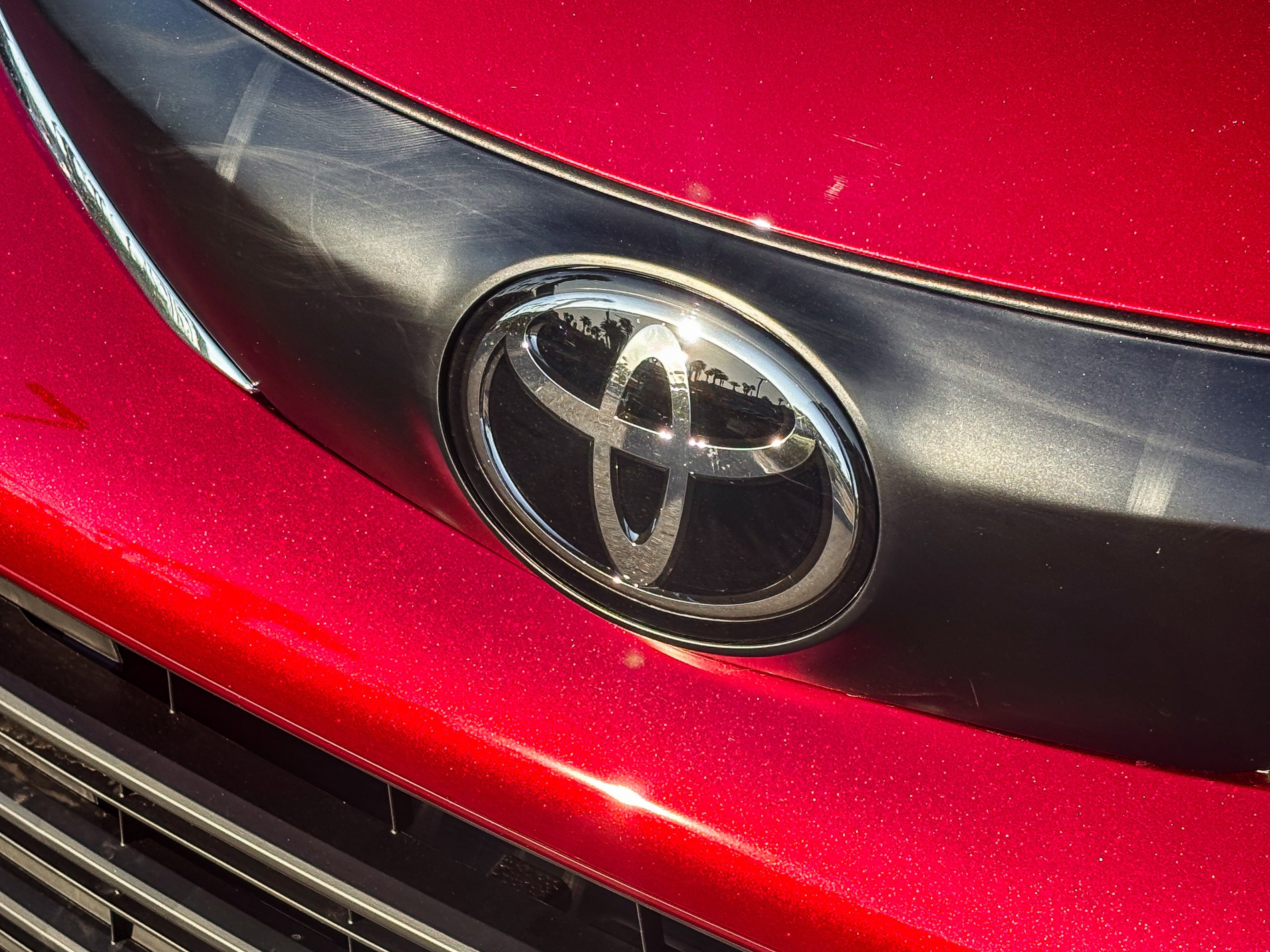 New 2026 Toyota Sienna XLE FWD image 10