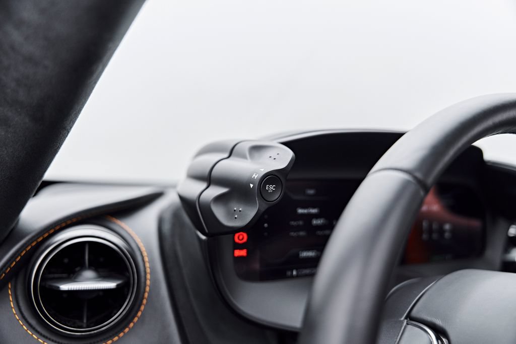 Used 2025 McLaren 750S Spider RWD image 77