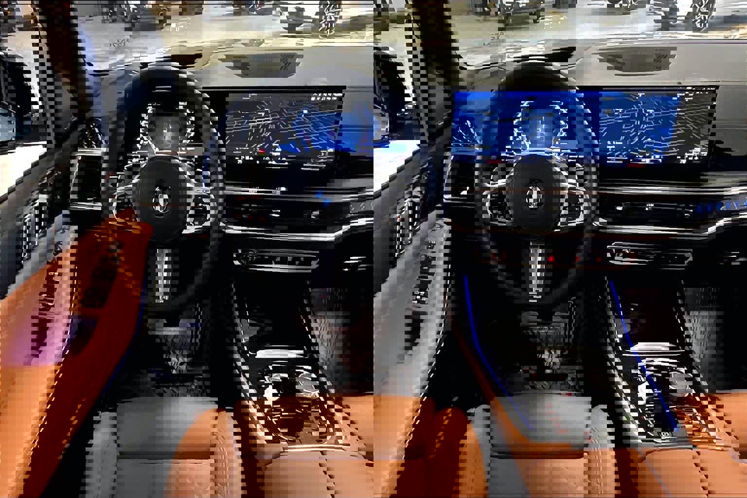 Used 2026 BMW X7 xDrive40i w/ M Sport Package image 5