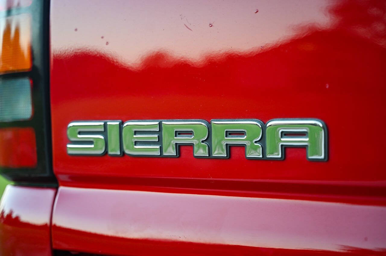 Used 2006 GMC Sierra 2500 SLT w/ Heavy-Duty Power Package AWD/4WD image 35