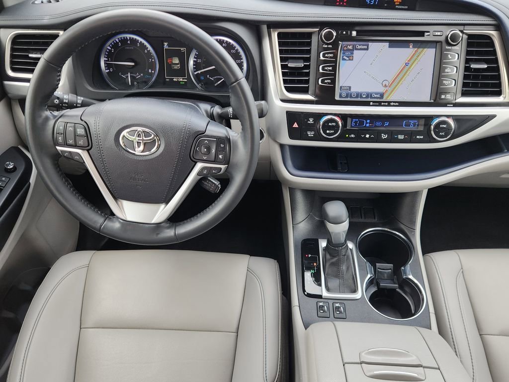 Used 2019 Toyota Highlander XLE image 26