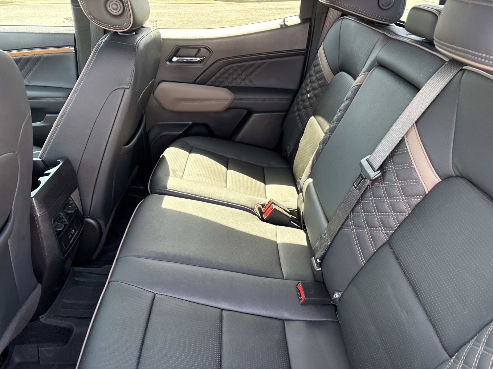 Certified 2024 GMC Canyon Denali image 32