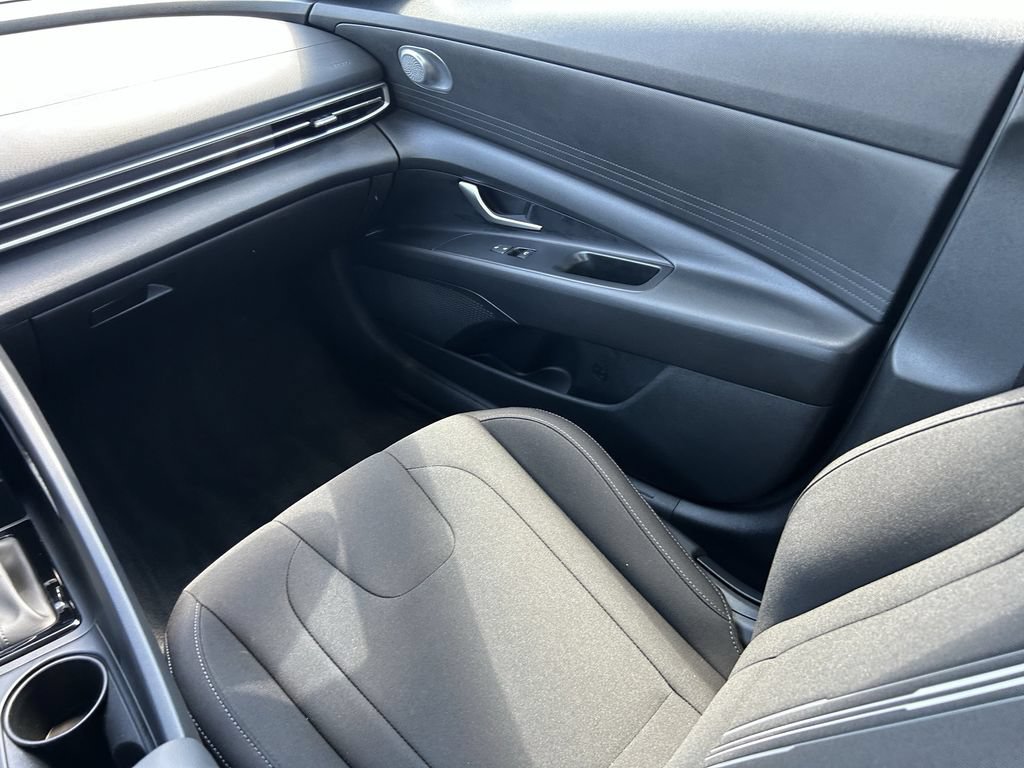 Certified 2023 Hyundai Elantra SEL FWD image 18