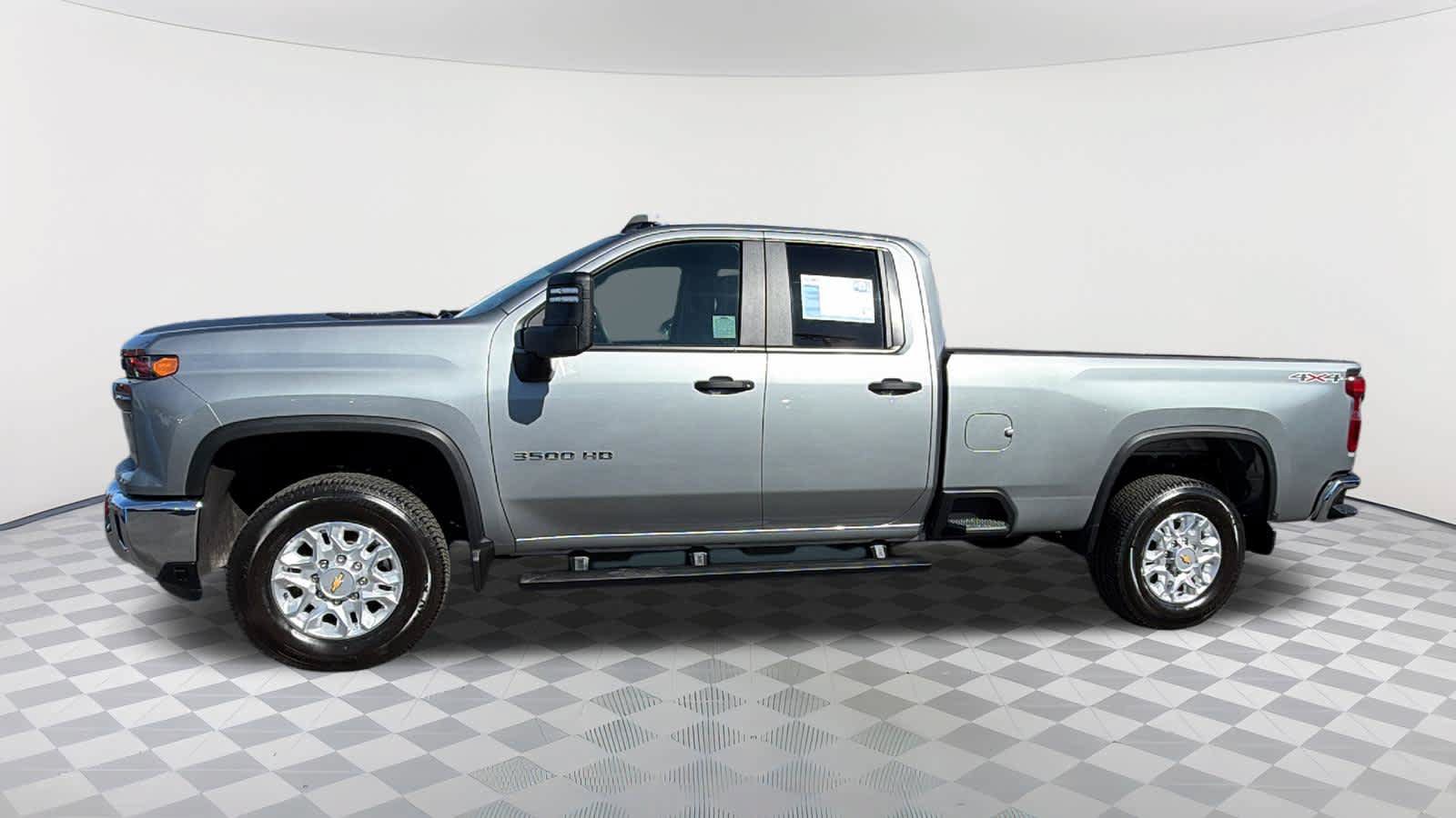 Used 2026 Chevrolet Silverado 3500 W/T AWD/4WD image 8