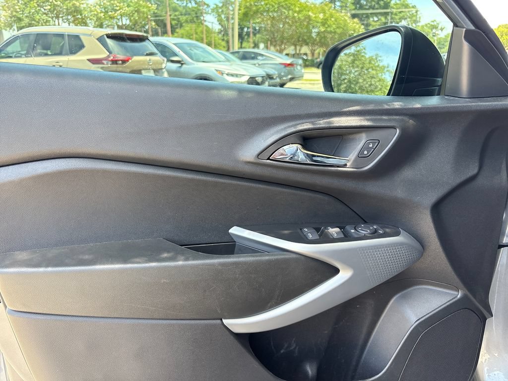 Used 2026 Chevrolet Trax LS FWD image 10