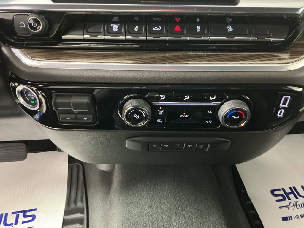 Used 2024 Chevrolet Silverado 2500 LT image 18