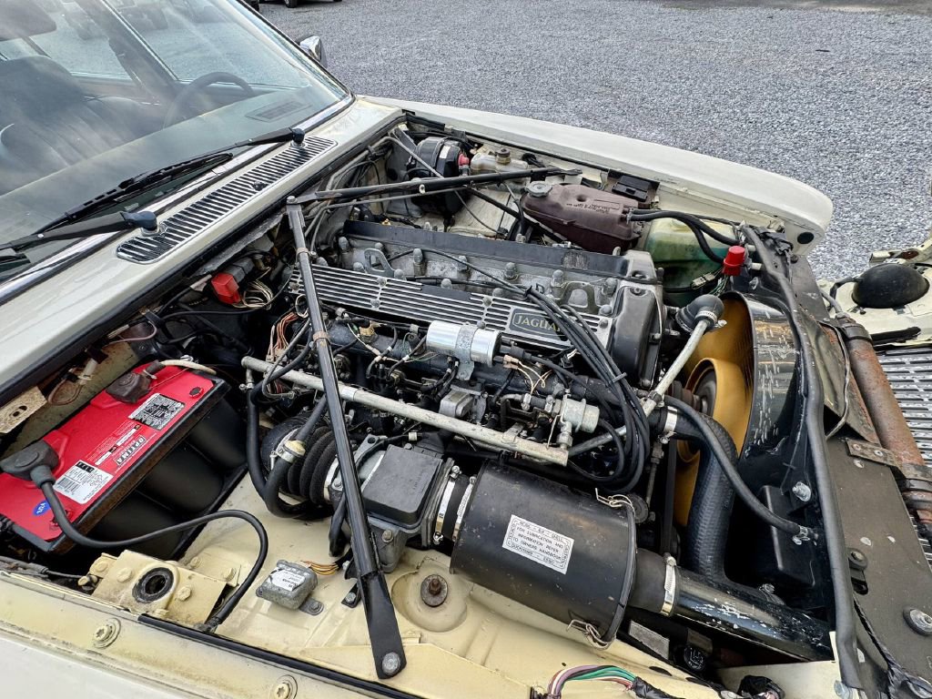 Used 1987 Jaguar XJ6 image 16