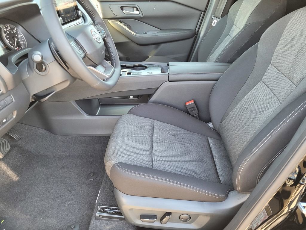 New 2026 Nissan Rogue SV image 6