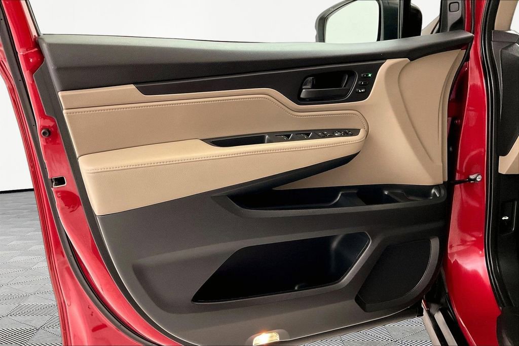 Used 2023 Honda Odyssey EX-L image 18