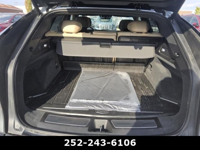 Used 2026 Cadillac Lyriq Signature Luxury AWD/4WD image 9