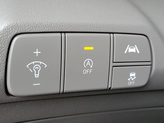 Used 2022 Hyundai Elantra SE FWD image 18