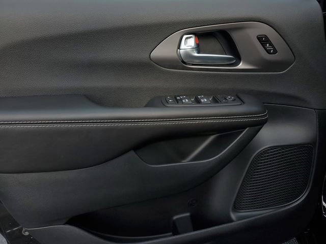 New 2026 Chrysler Pacifica Select image 21