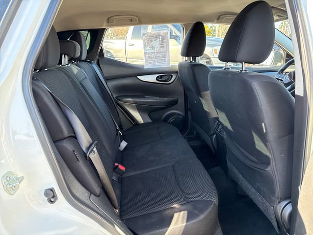 Used 2021 Nissan Rogue Sport S image 10