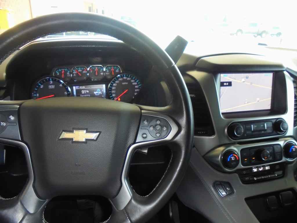 Used 2015 Chevrolet Suburban LT RWD image 6