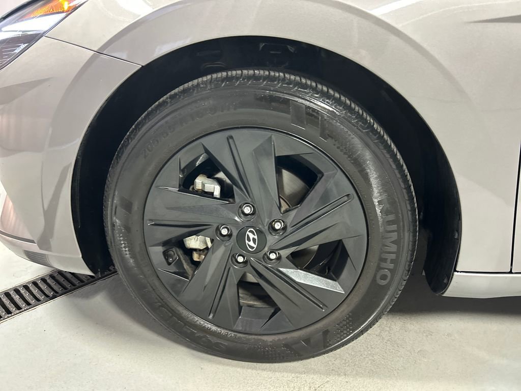 Used 2023 Hyundai Elantra SEL w/ Cargo Package image 9