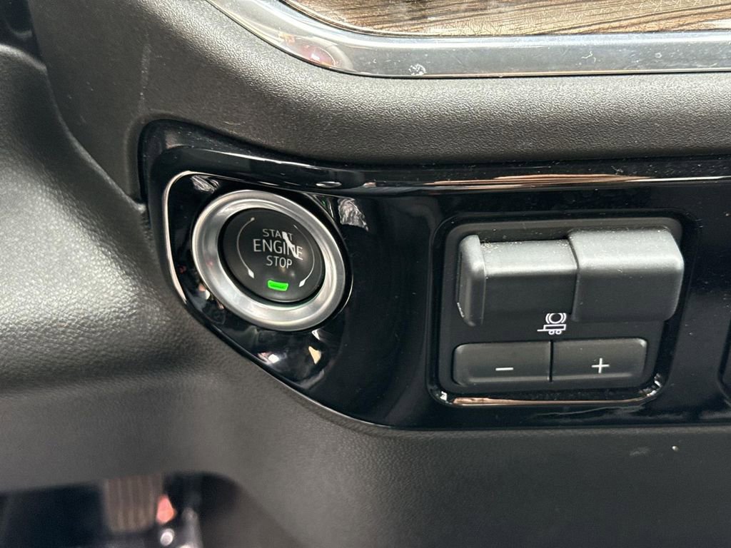 Used 2025 Chevrolet Silverado 1500 LT image 15