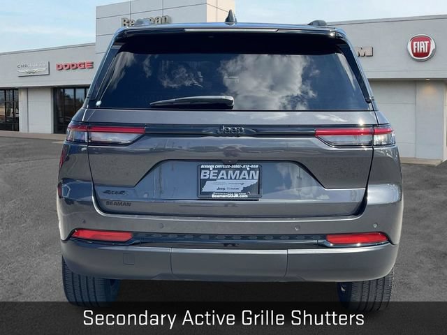 Used 2022 Jeep Grand Cherokee Altitude AWD/4WD image 6