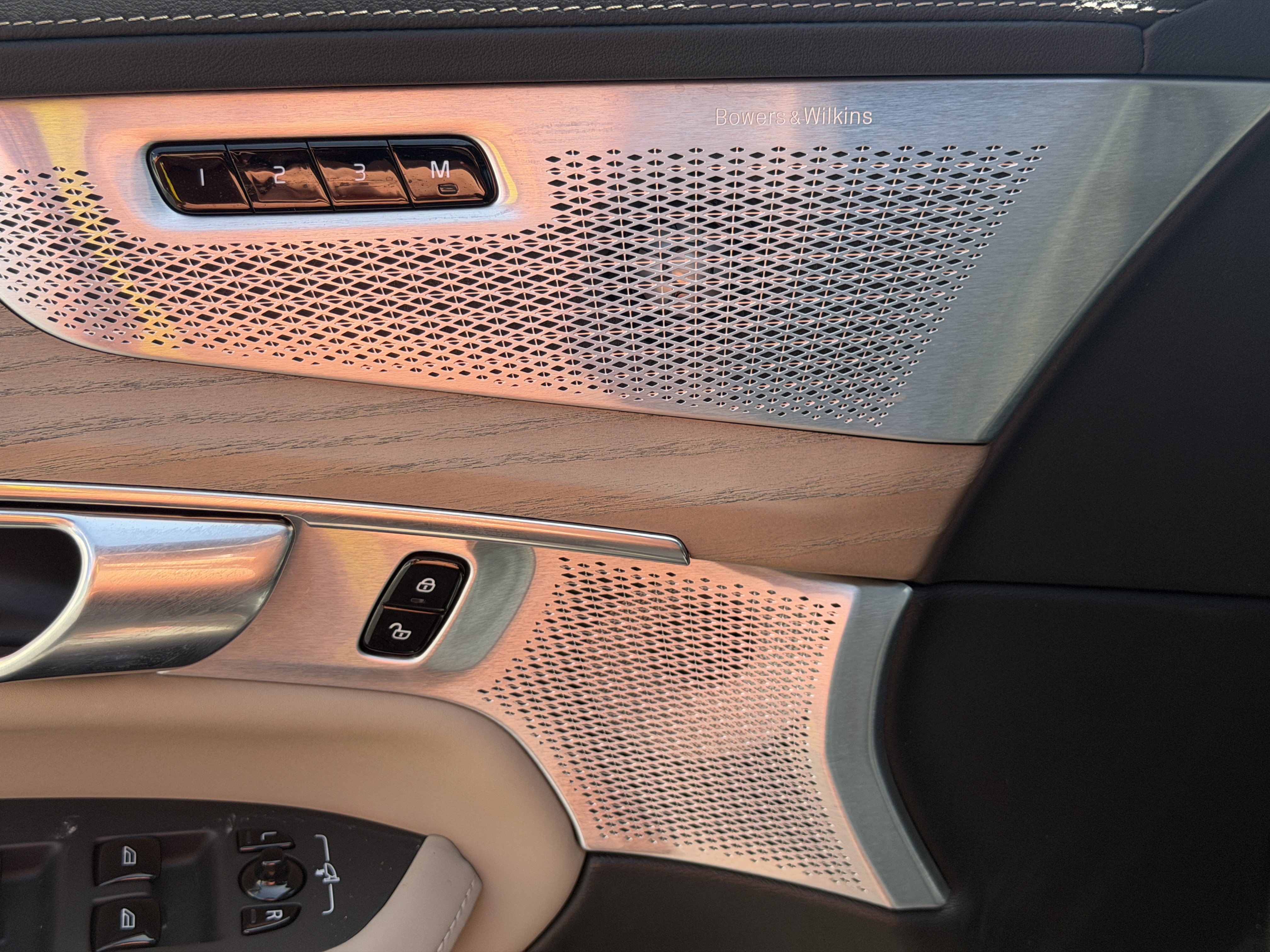 Certified 2026 Volvo XC90 B6 Ultra w/ Protection Package AWD/4WD image 19