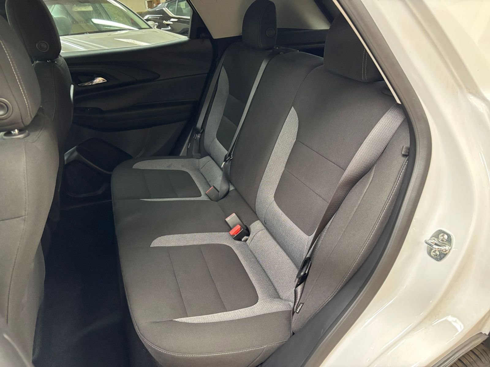 Used 2025 Chevrolet TrailBlazer LT FWD image 37