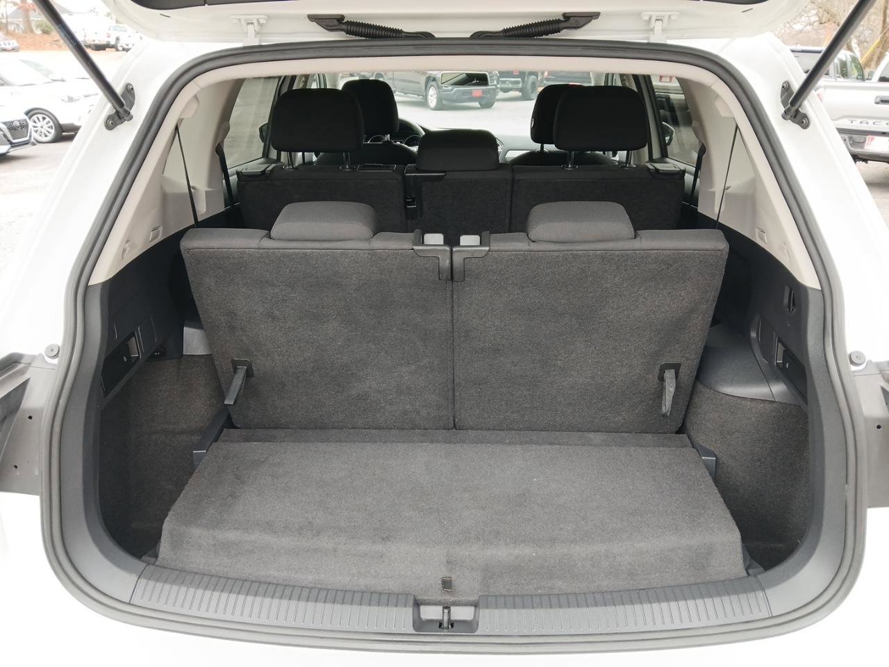 Used 2018 Volkswagen Tiguan S w/ 3rd Row Seat Package AWD/4WD image 10