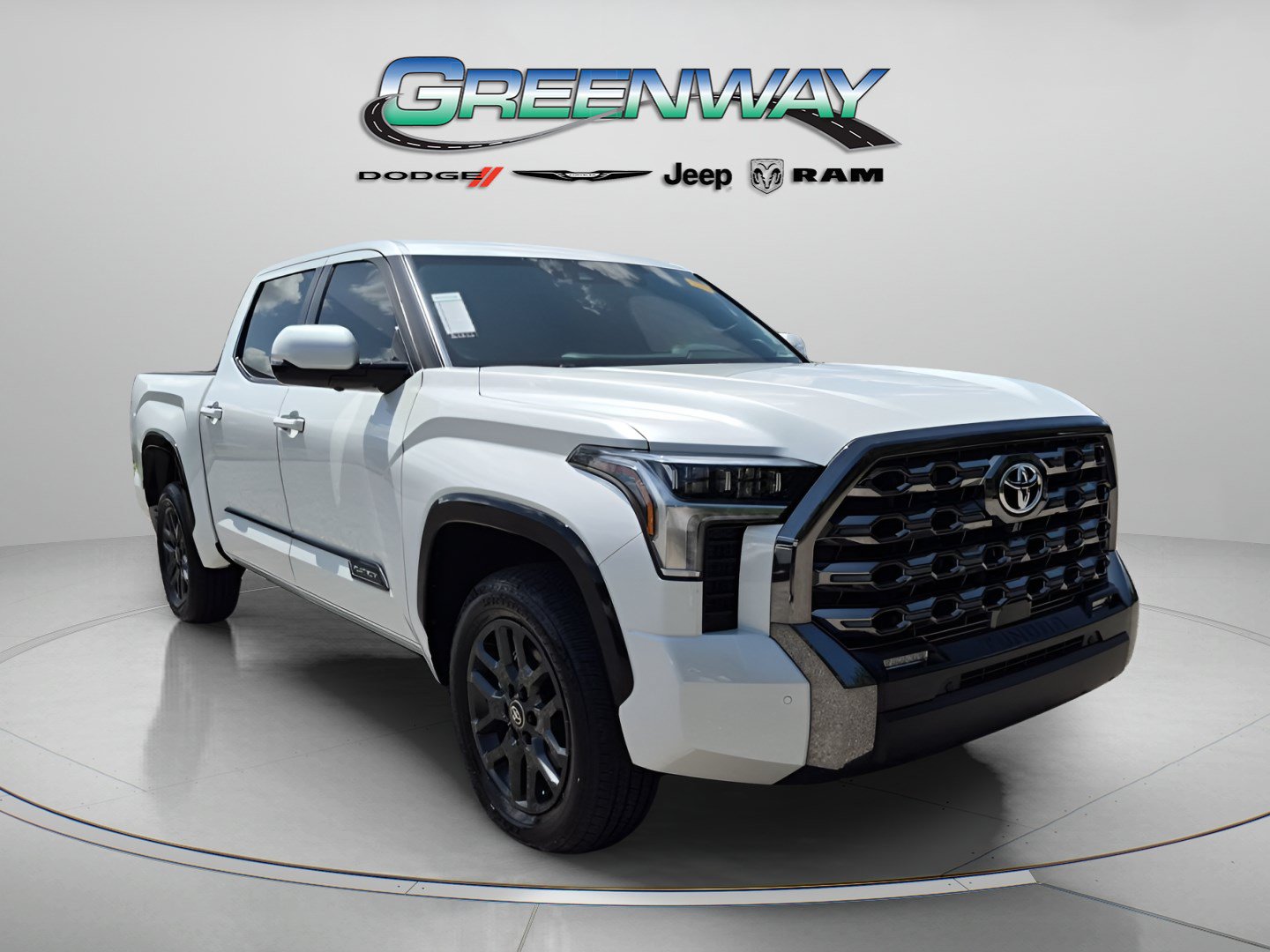 Used 2025 Toyota Tundra Platinum AWD/4WD image 1