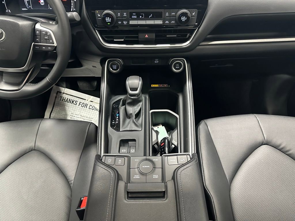 Used 2025 Toyota Grand Highlander AWD image 40