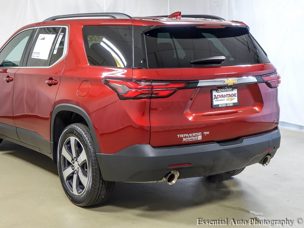 Used 2023 Chevrolet Traverse LT w/ LT Premium Package AWD/4WD image 7