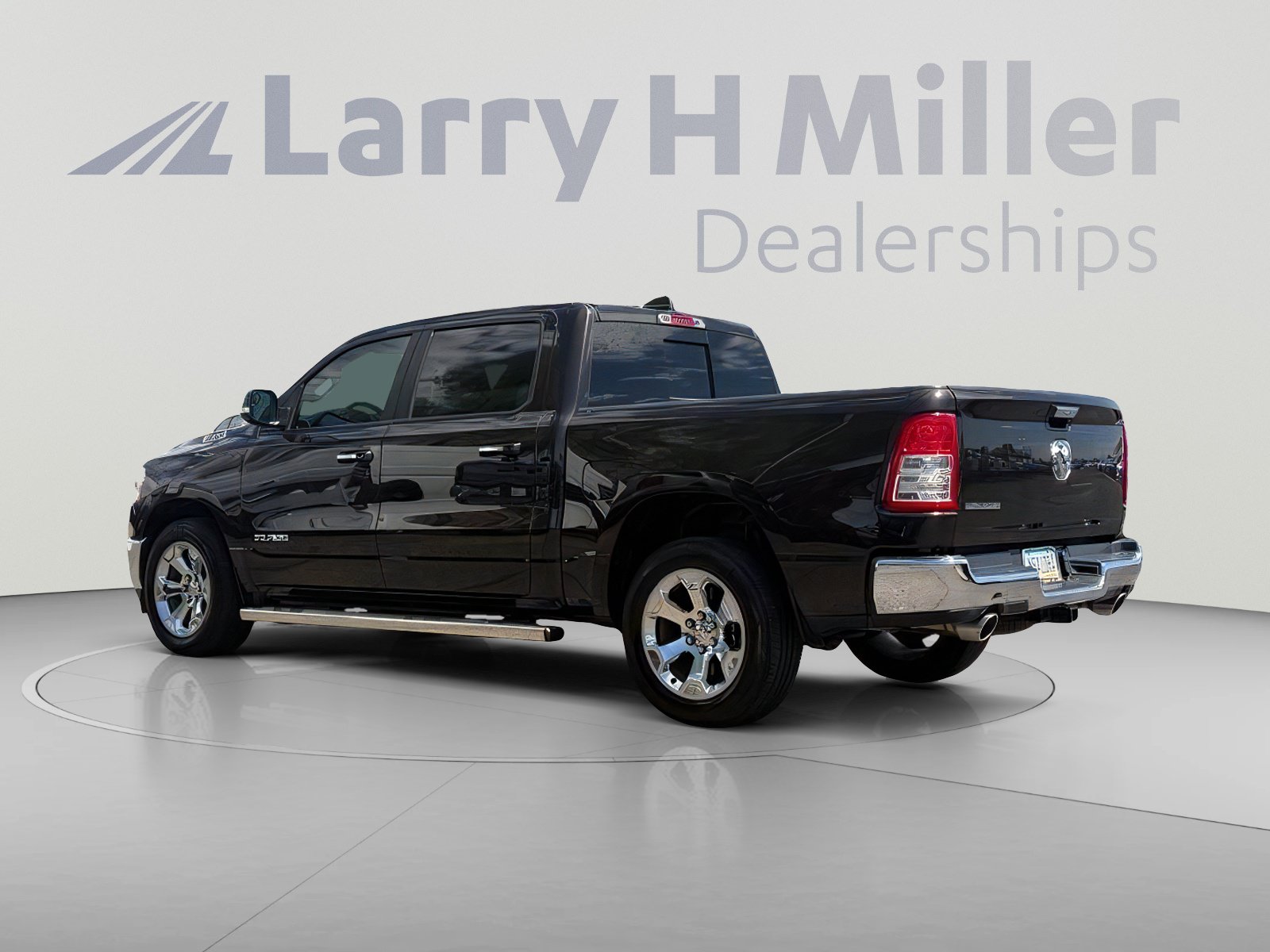 Used 2019 RAM 1500 Big Horn RWD image 3