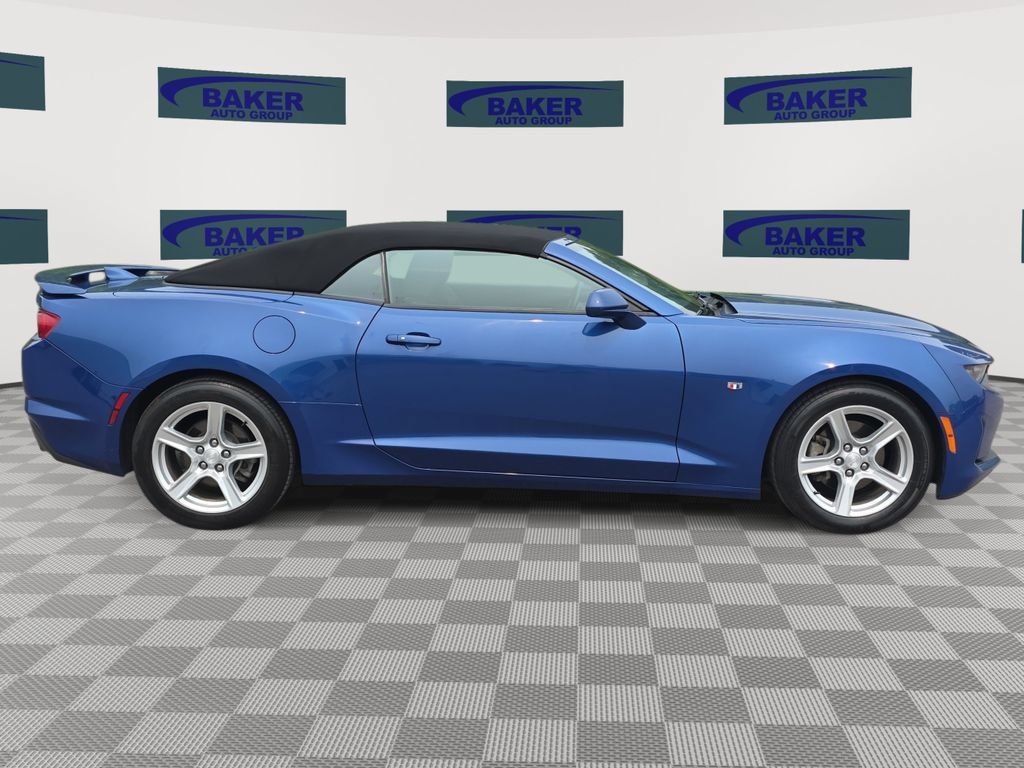 Used 2021 Chevrolet Camaro LT RWD image 4