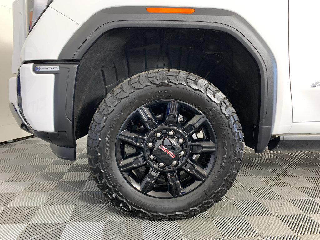 Used 2025 GMC Sierra 2500 AT4 w/ AT4 Premium Plus Package AWD/4WD image 9