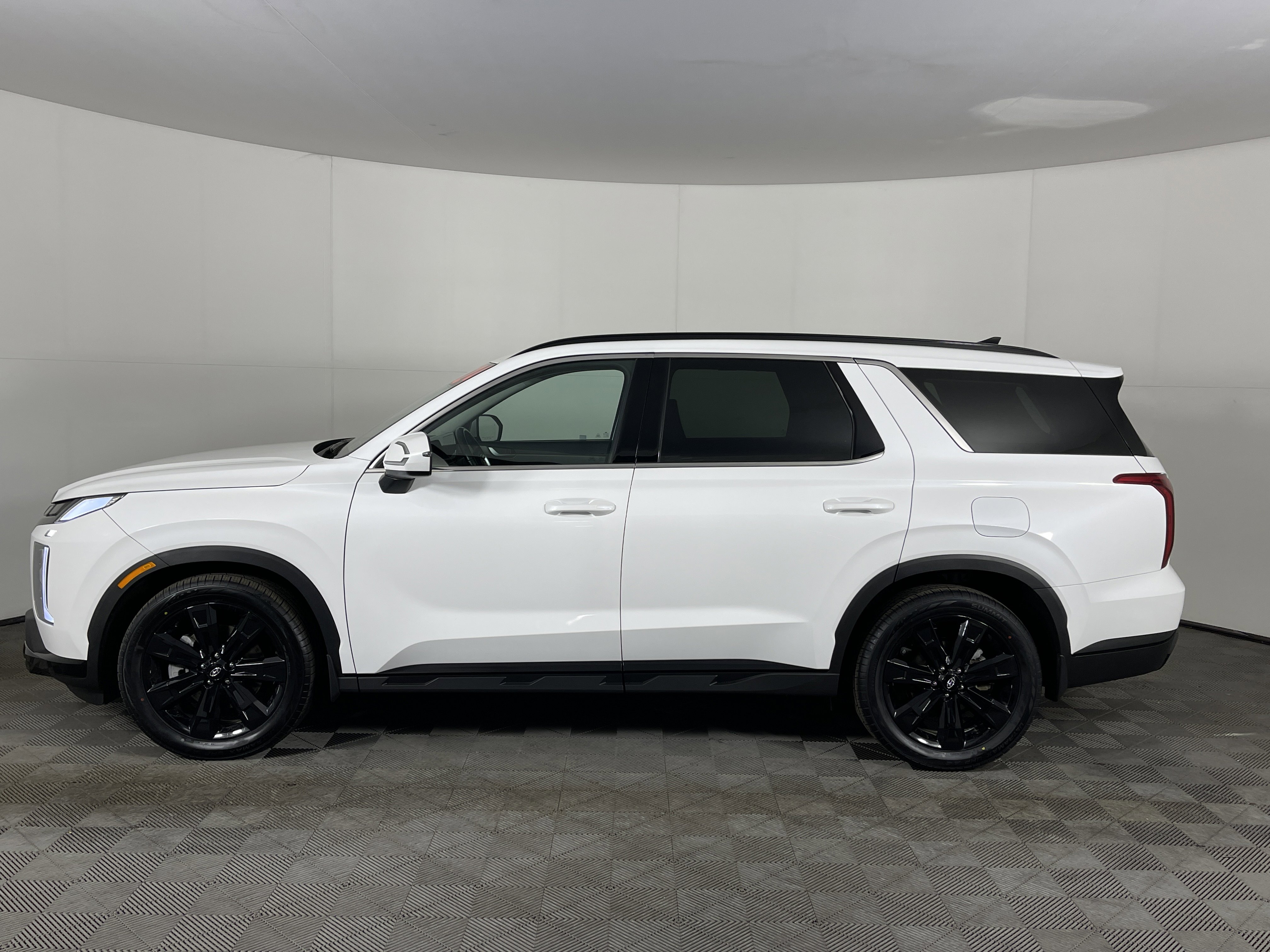 Used 2024 Hyundai Palisade XRT image 3