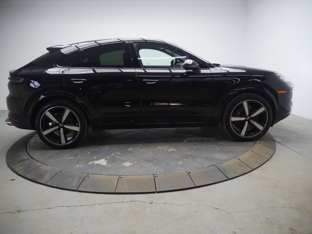 Certified 2026 Porsche Cayenne Coupe image 8