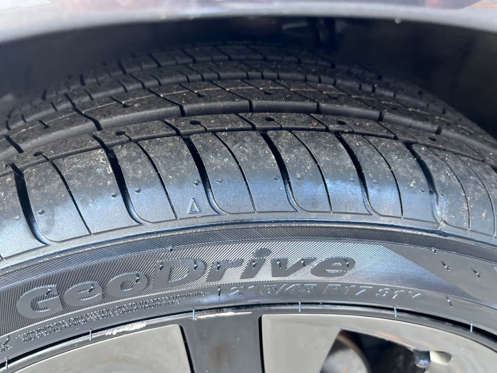 Certified 2019 Toyota Prius XLE image 30