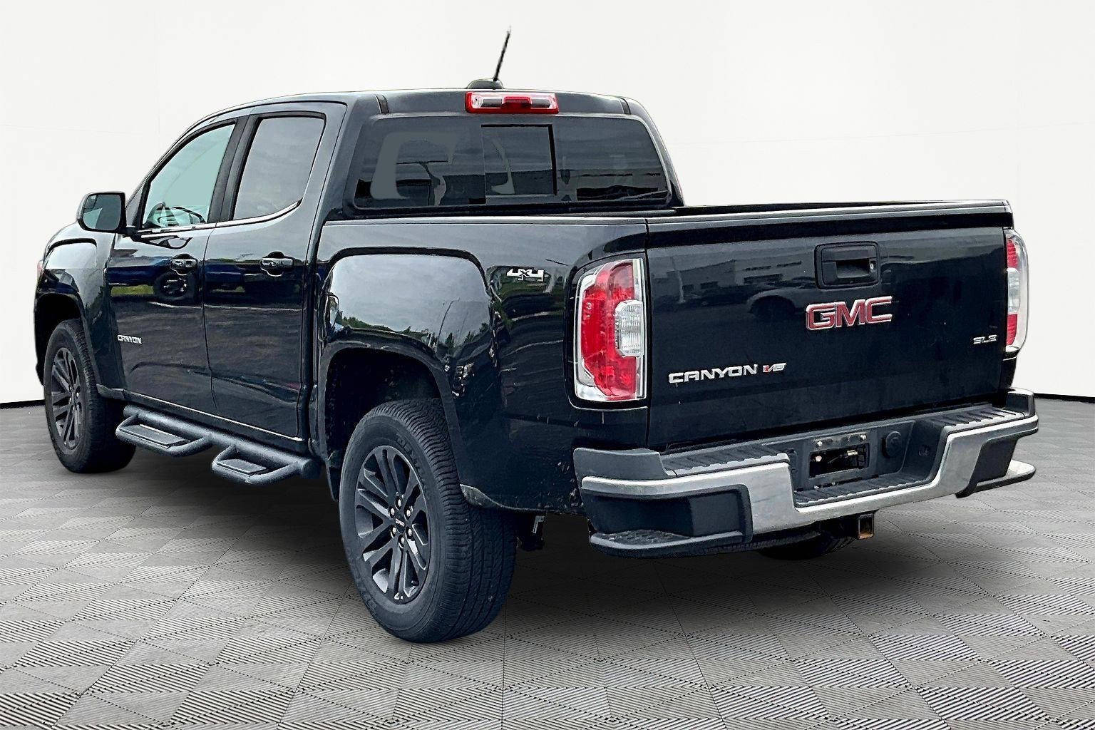 Used 2020 GMC Canyon SLE w/ Elevation Edition AWD/4WD image 4