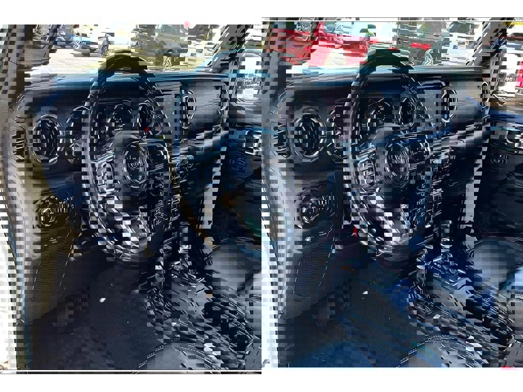 Used 2022 Jeep Wrangler Unlimited Sahara image 15