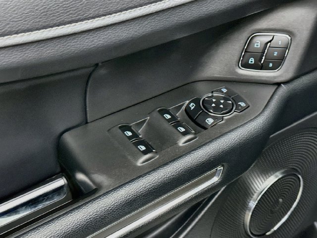 Used 2024 Ford Expedition XLT RWD image 18