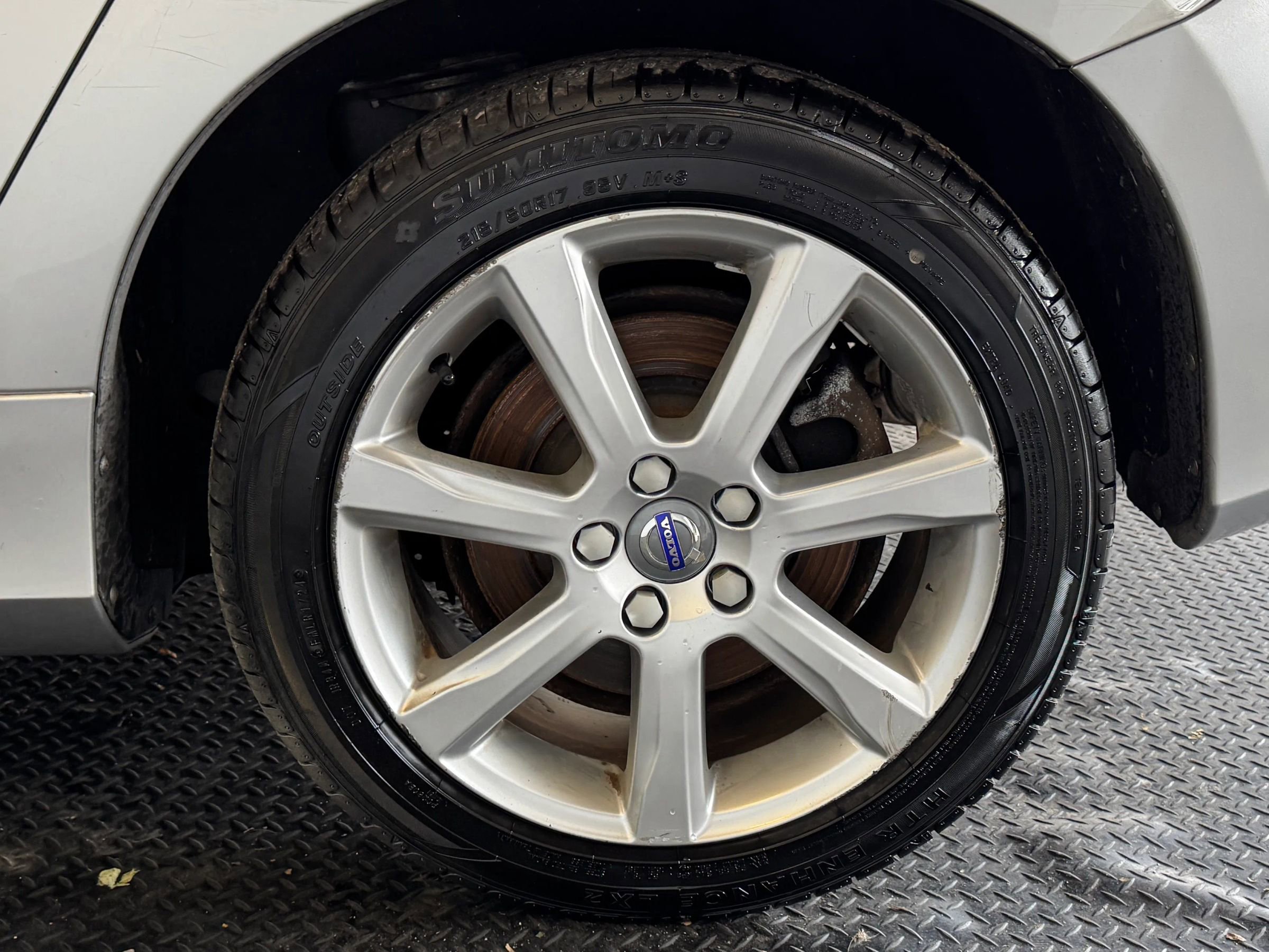 Used 2016 Volvo V60 T5 Premier w/ Convenience Package image 8