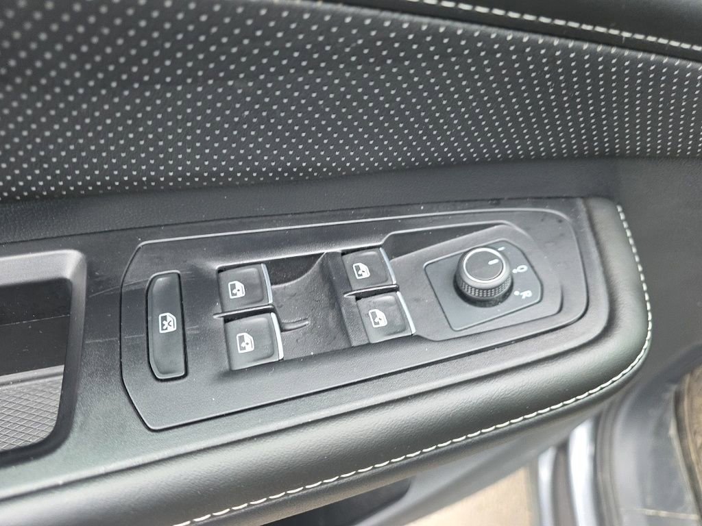 Used 2024 Volkswagen Atlas SE image 12