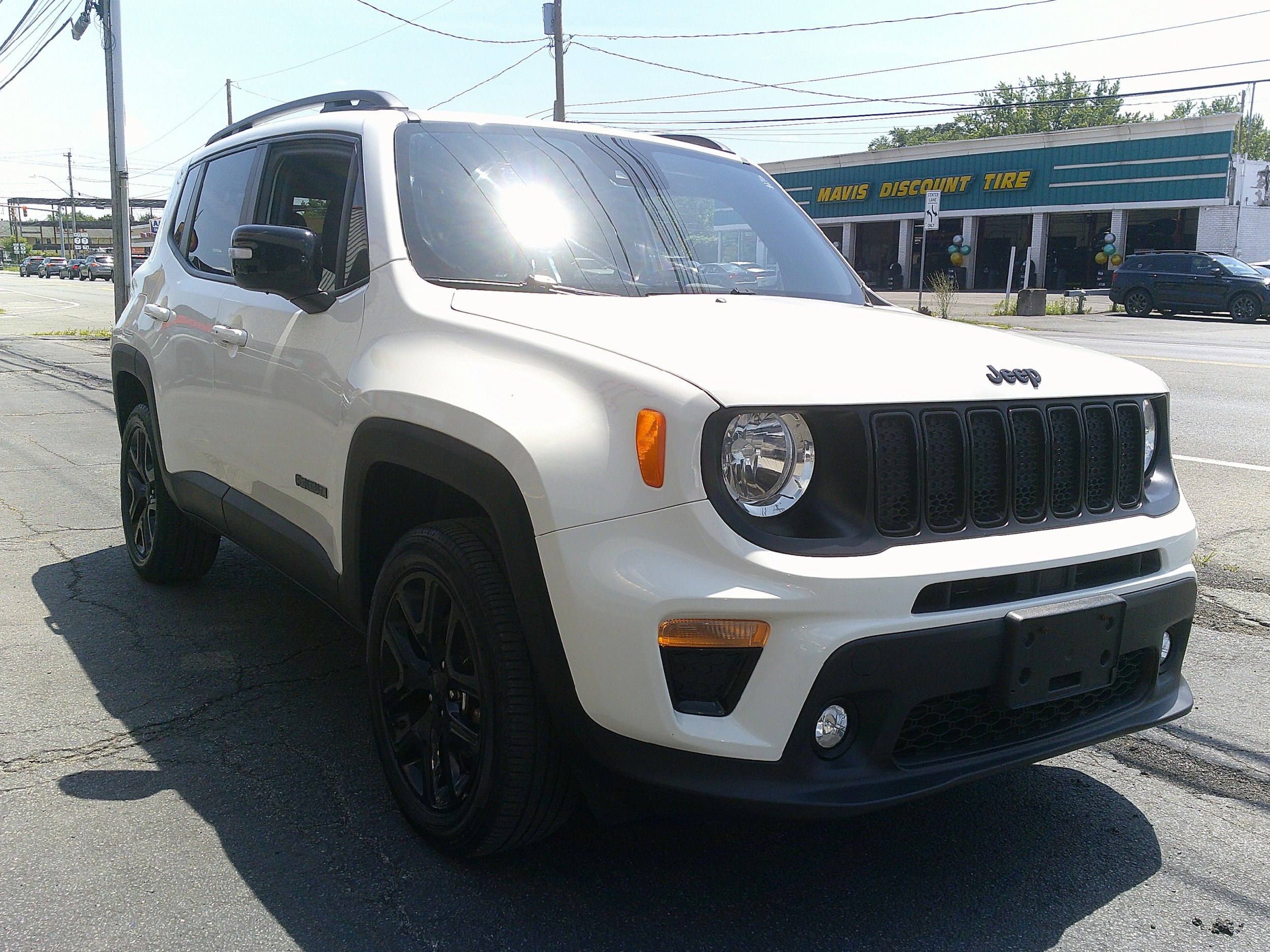 Used 2022 Jeep Renegade Altitude w/ Convenience Group AWD/4WD image 7