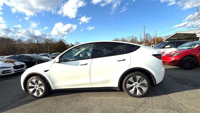 Used 2022 Tesla Model Y Long Range image 2