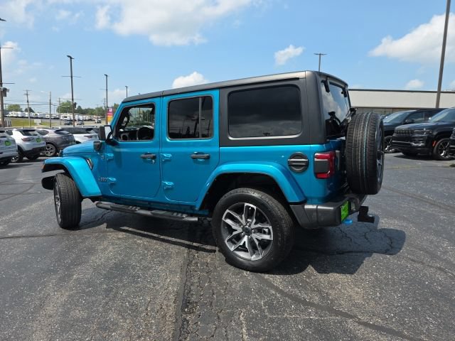 Used 2024 Jeep Wrangler Unlimited w/ Convenience Group AWD/4WD image 4